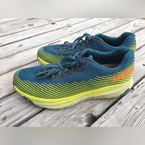 Hoka One One Torrent 2 size 9.5 mens sneakers